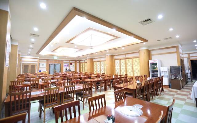 Munkyung Tourist Hotel