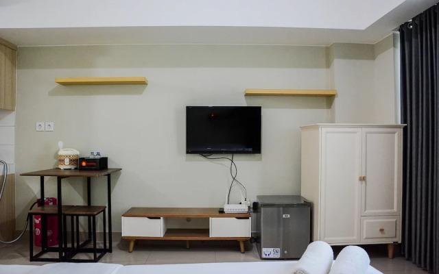 Comfortable Studio Apartment at Springlake Summarecon