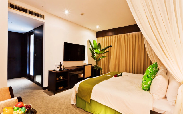 The Loft Seaside Suites