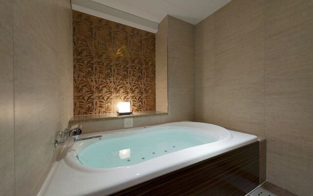 Hotel MYTH