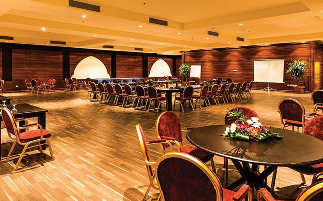 Jasmine Palace Resort & Spa