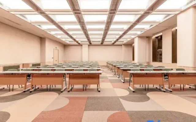 Orange Hotel (Xichang Qionghai 17du Huoba Square)