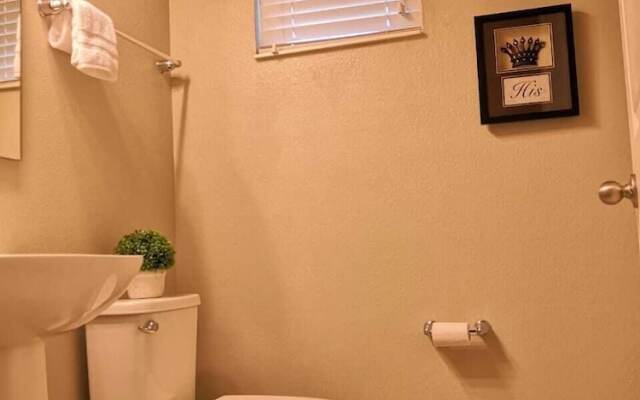 Splendid 4 Bedroom Home Close to Disney 5168