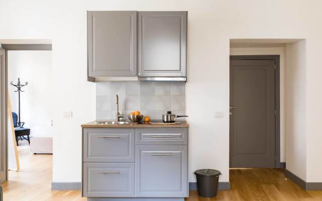 Pietra Square Residence