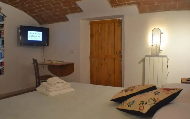 Charming Getaway in Florence.. European University