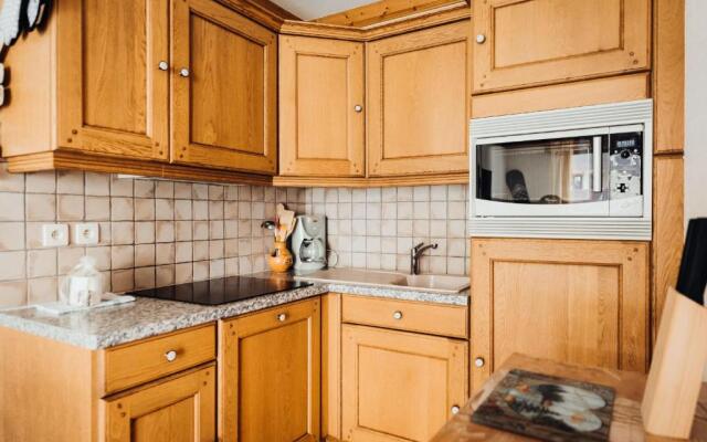 Cozy apartment with balcony 100 m from the Bettex gondola