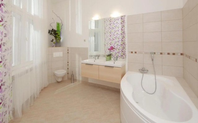 Victoria's Rooms 3 Bedroom & 3 Bathroom