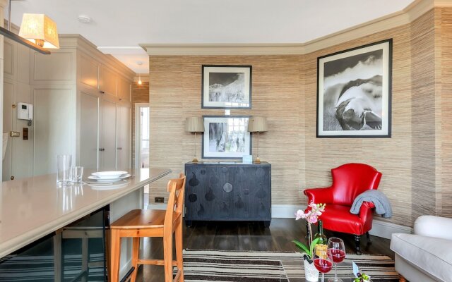 Stunning Chelsea Manor Gem - HBG