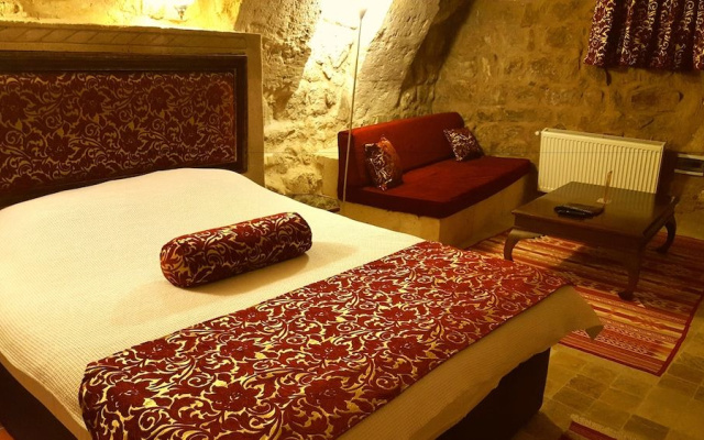 Monte Cappa Cave House