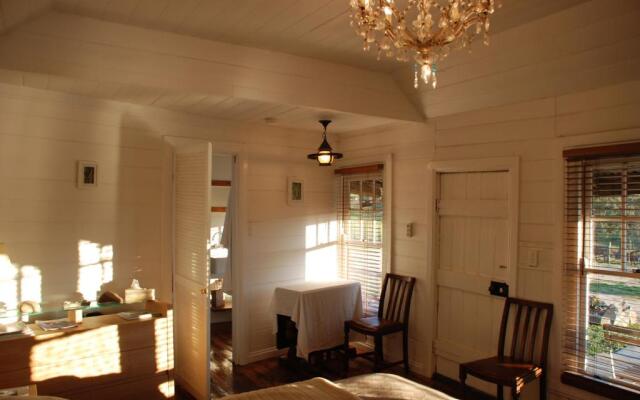 Mancuso Country Cottage Retreat