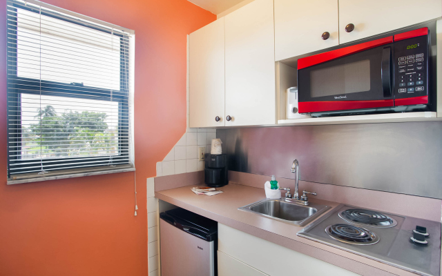 OYO Waterfront Hotel - Cape Coral/Fort Myers, FL