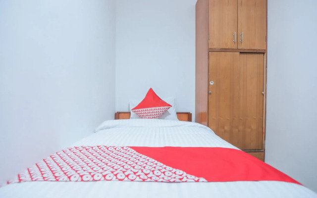 OYO 150 Harmoni Residence