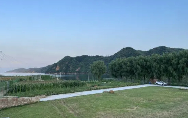 Miyun Waterfront Homestay