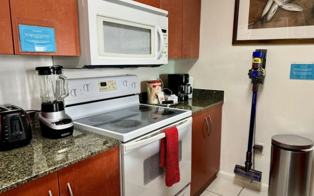 Miami Brickell unit Balcony Pool 1 pkg