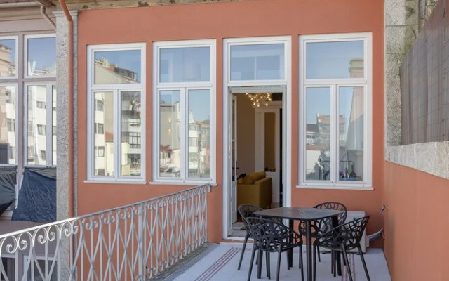 Liiiving - Balcony Design Apartment