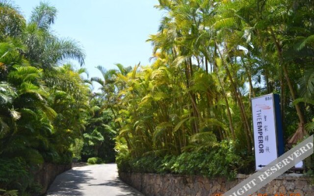Naxiang Mountain Rainforest Resort Hotel (Baoting Yanuoda)