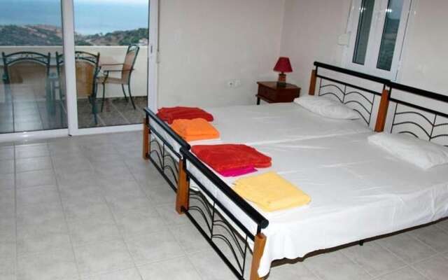 Paterakis Studios Triopetra