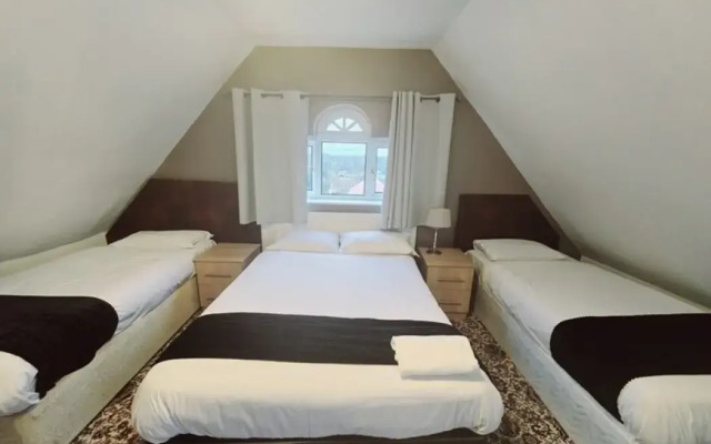 Kingswood Hotel