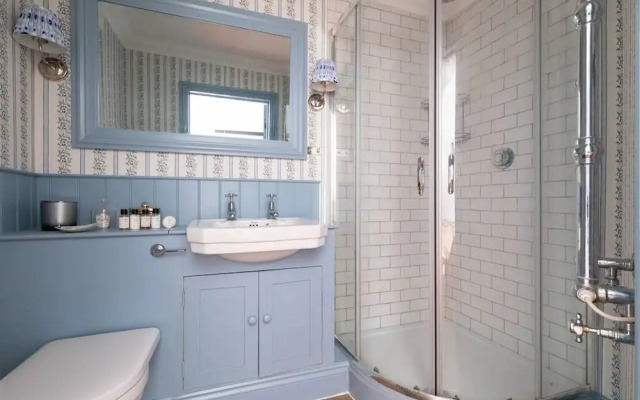 Westbourne Park Road Xvii by Onefinestay