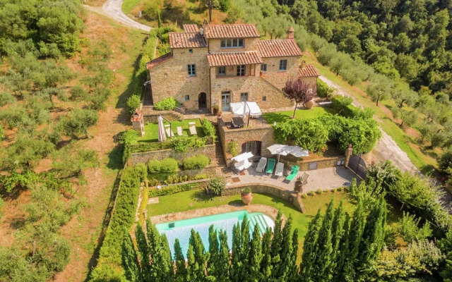 Luxury Pool Villa in Cortona