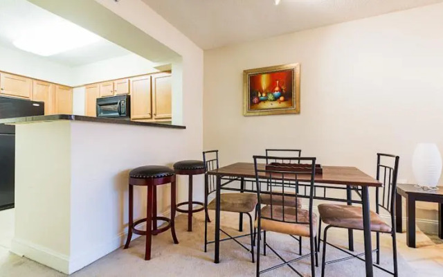 The Lincoln Apartment