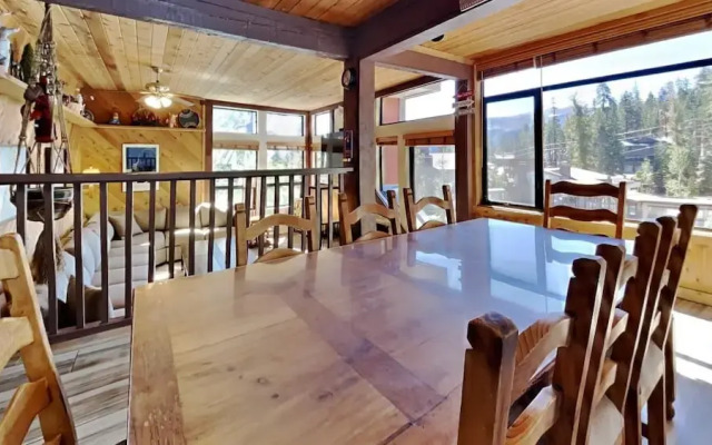 Spacious 2 BR Units at 1849 Condos with FREE Pool, Parking & Wifi