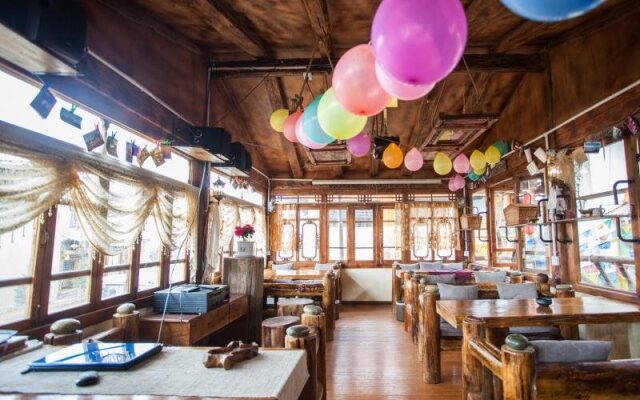 Shangri-La Home Inn