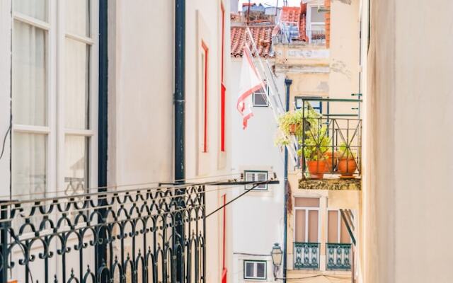 Romantic Alfama Getaway