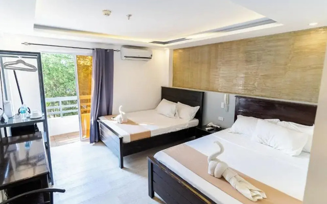 Spotlight Hotel near Hundred Islands wharf