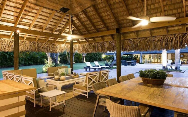 Sunny Vacation Villa 64