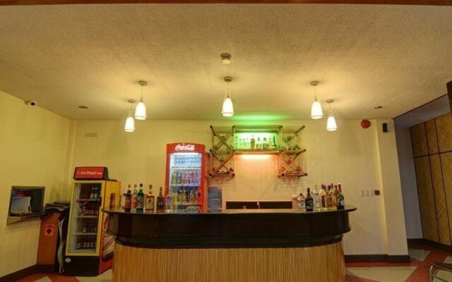 RedDoorz Premium @ Nick Hotel Gerona Tarlac