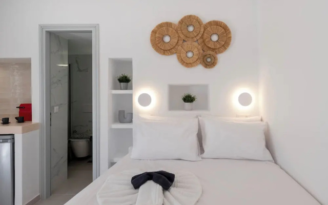 M&M Paros Studio