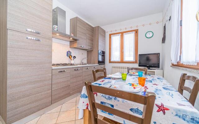 Apartment in Villa 2 to 4 Persons With Large Garden "stella"