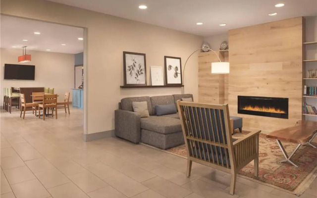 Country Inn and Suites Valparaiso