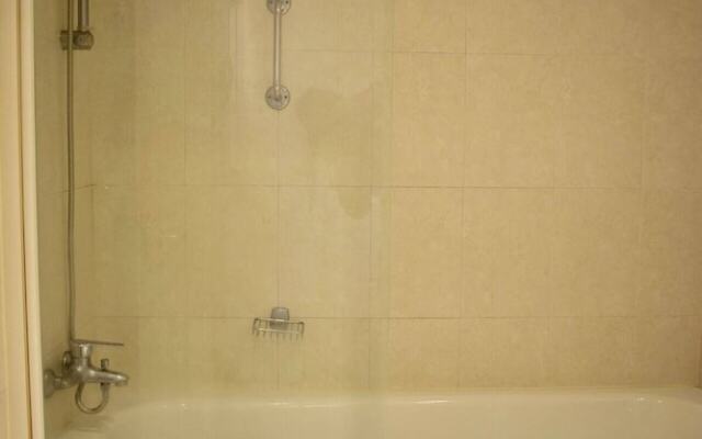 Modern and Stylish Apartment by Grand Canal