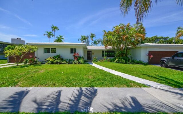 Amazing Renovated Home Close To The Bay