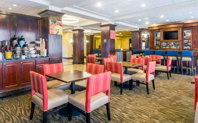 Comfort Suites at Woodbridge