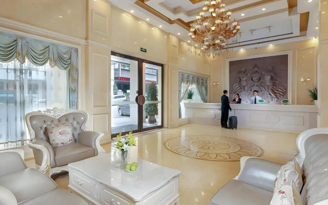 Vienna Classic Hotel (Kunming Airport Branch) – Lobby – Kunming