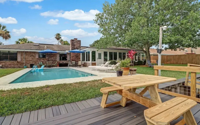 Pablo Waterfront - Private Dock & Salt Water Pool