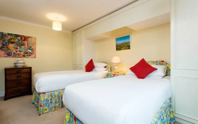 Battersea Dock Hideaway