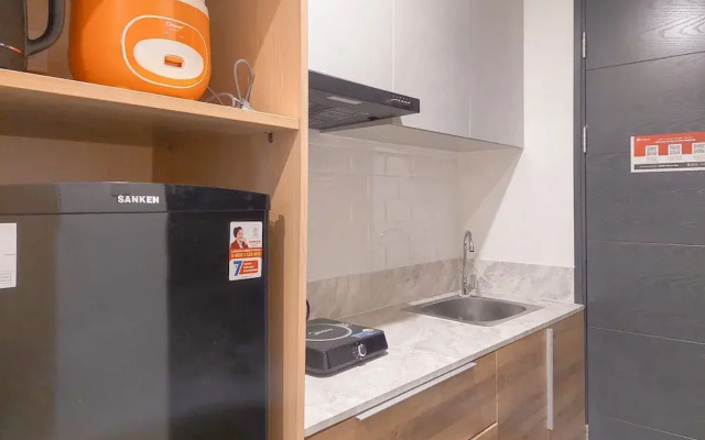 Best Place And Elegant Studio Collins Boulevard Apartment