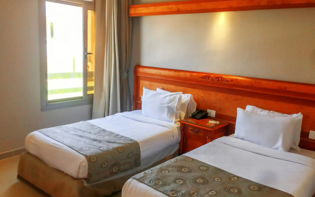 Grand holidays Green Resort
