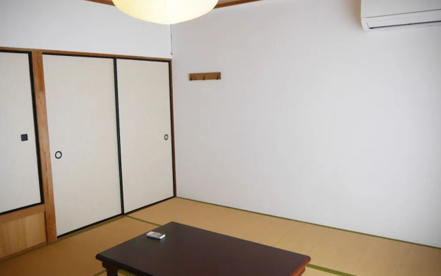 J-Hoppers Lake Biwa Guesthouse