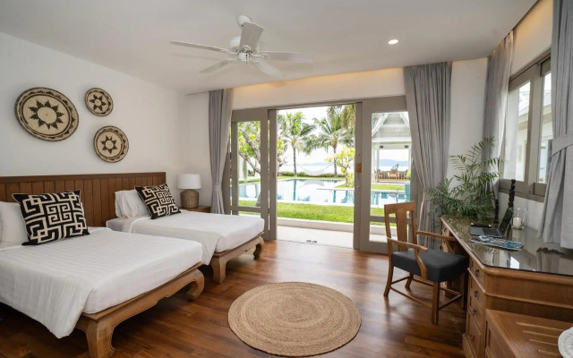 Miskawaan Beachfront Villas