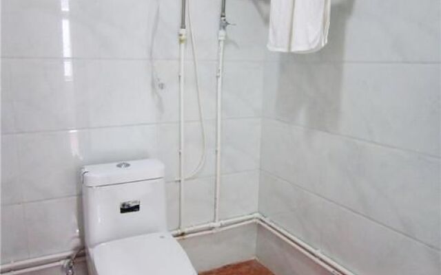 Xinyang Jigong Mountain Wenchenju Inn