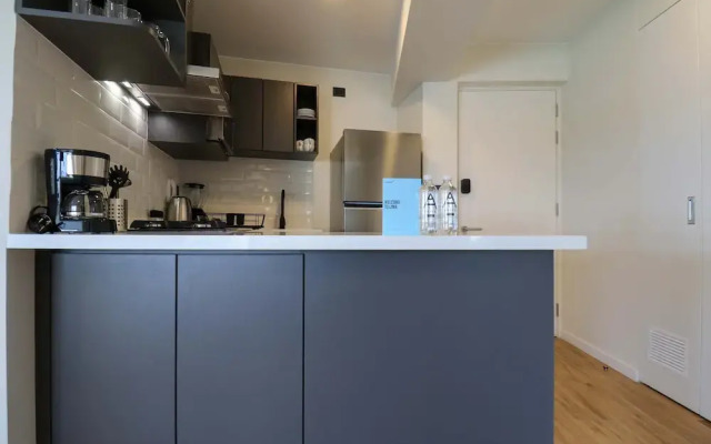w Elegant 2BR With Balcony in San Isidro