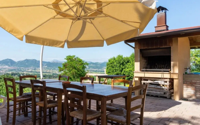 Captivating Holiday Home in Gubbio With Pool