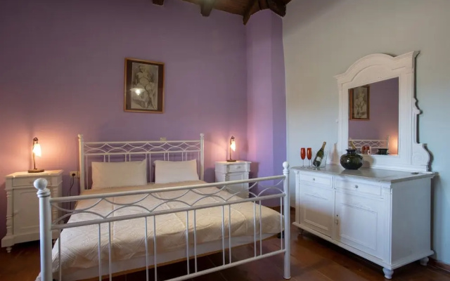 House and studio annexed - Ideal large families- Small village,close beaches