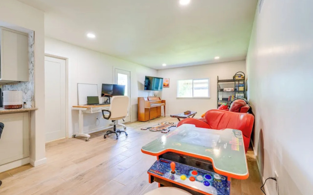 Fire Pit & Games: Family-friendly Retreat in Mesa!