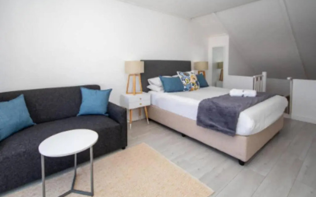 Stylish 1 bedroomed apartment in Sea Point - Caprice